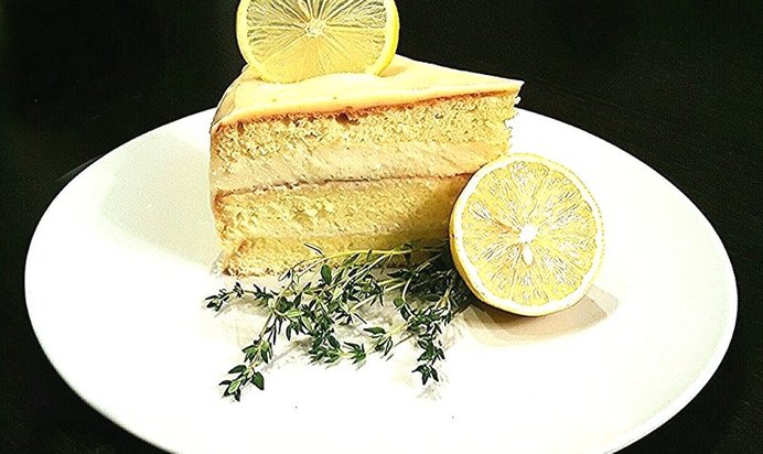 Торт с лимонным курдом и суфле