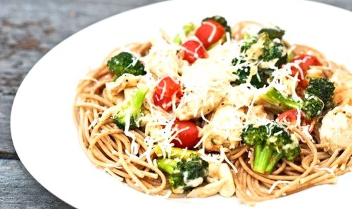 Спагетти с красным вином и брокколи