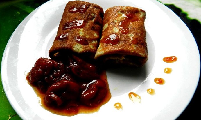 Ржаные блинчики с абрикосовым вареньем