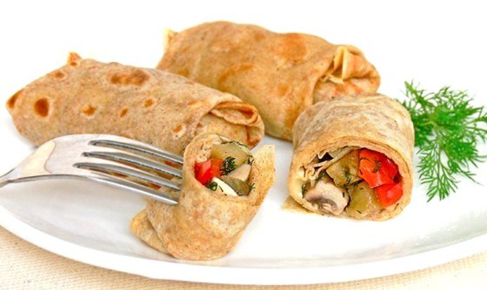 Ржаные блины с запеченными овощами