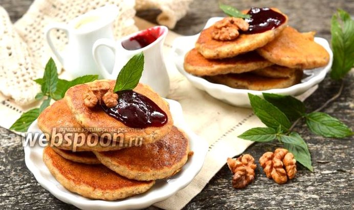 Дрожжевые оладьи с орехами