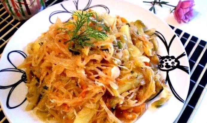 Овощи тушеные в томате