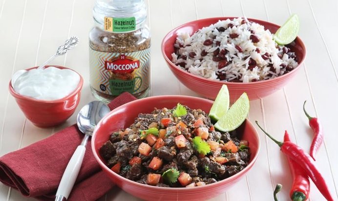 Чили кон карне с кофе