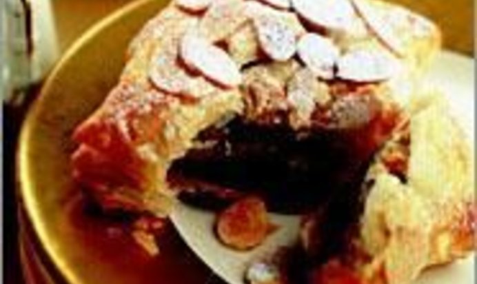 Шоколадные пирожные с марципаном