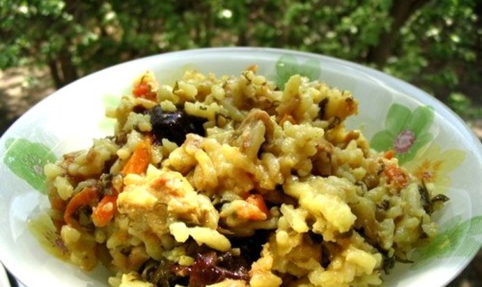 Плов с черносливом и курицей