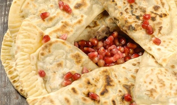 Салат из томатов с гренками