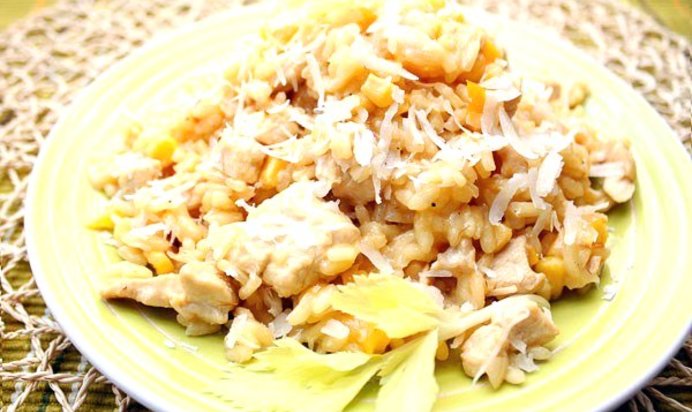 Ризотто с курицей и соевым соусом