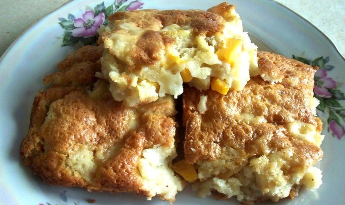 Шарлотка из тыквы и яблок