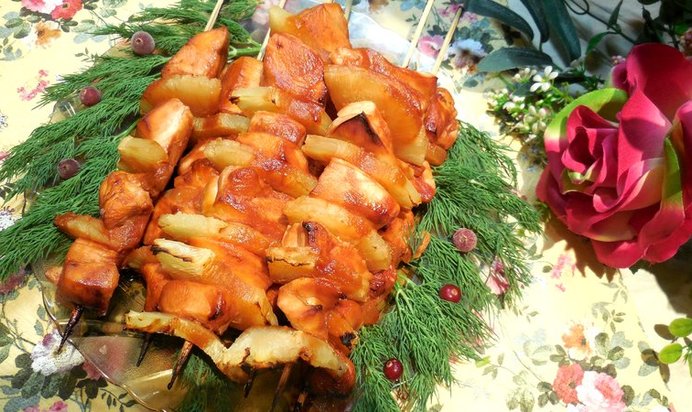 Куриные шашлыки с ананасом