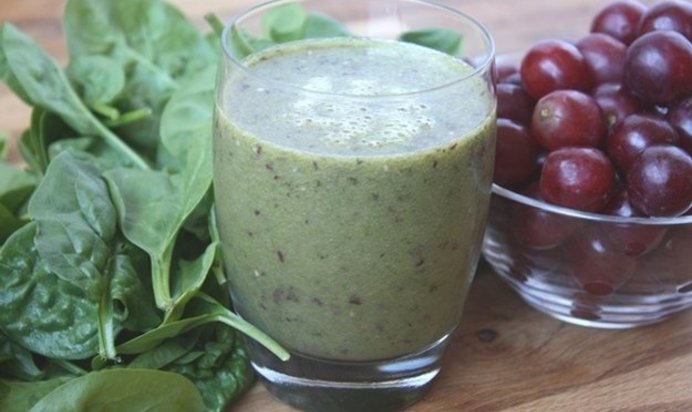 Смузи из винограда и шпината