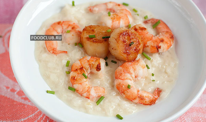 Ризотто с гребешками и креветками