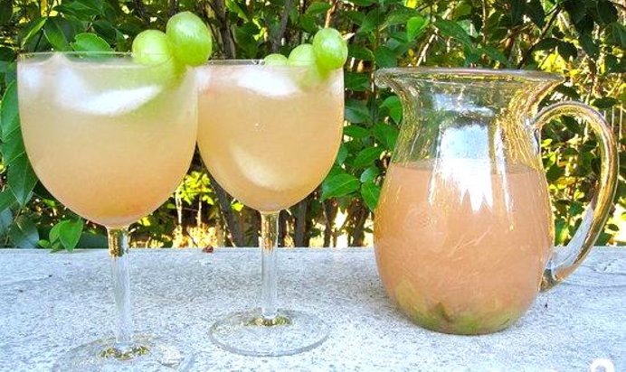 Коктейль с виноградом