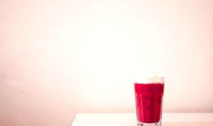 Смузи ягодный с мюсли