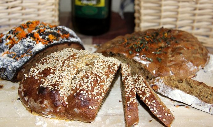 Хлеб бездрожжевой с орехами и сухофруктами