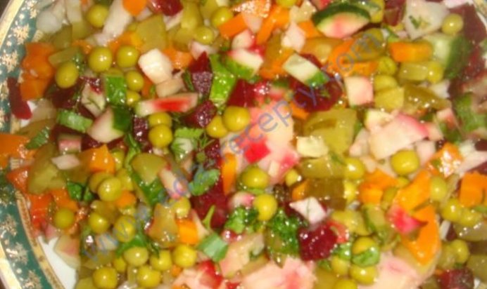 Винегрет с зеленым горошком вкусный и простой