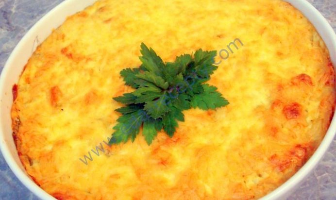 Запеканка со свининой, грибами и картофельным пюре