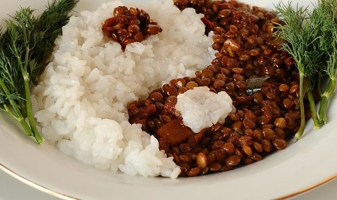 Чечевичный плов Инь-ян