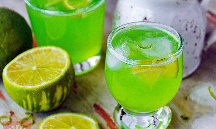 Холодный мятно-лаймовый чай с имбирем