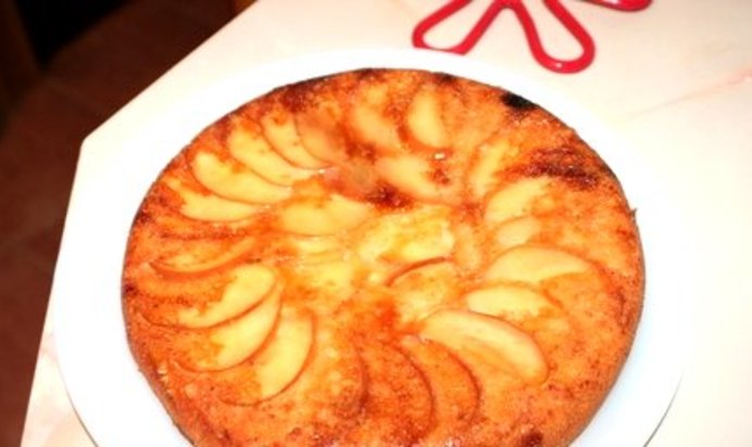 Шарлотка с творогом