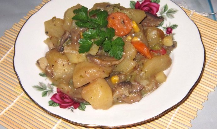 Овощи запеченные в горшочке