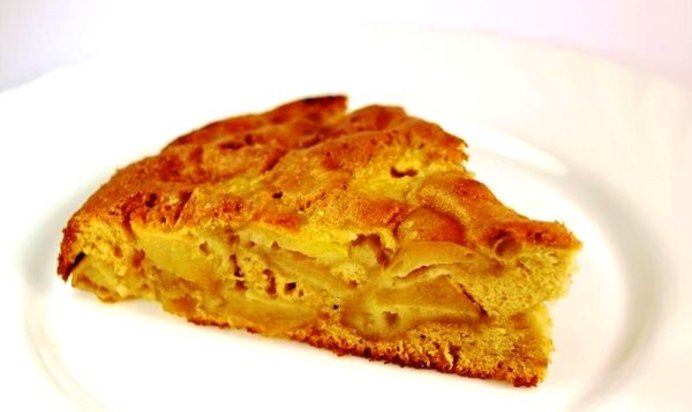 Шарлотка диетическая с яблоками