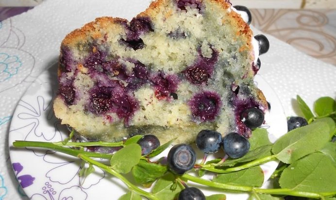 Черничная шарлотка