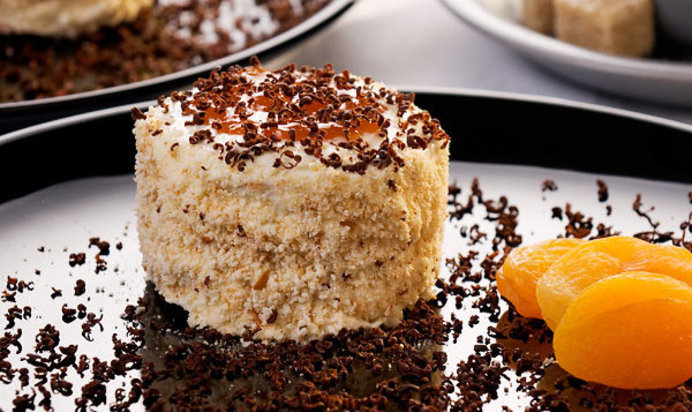 Ароматное абрикосовое пирожное