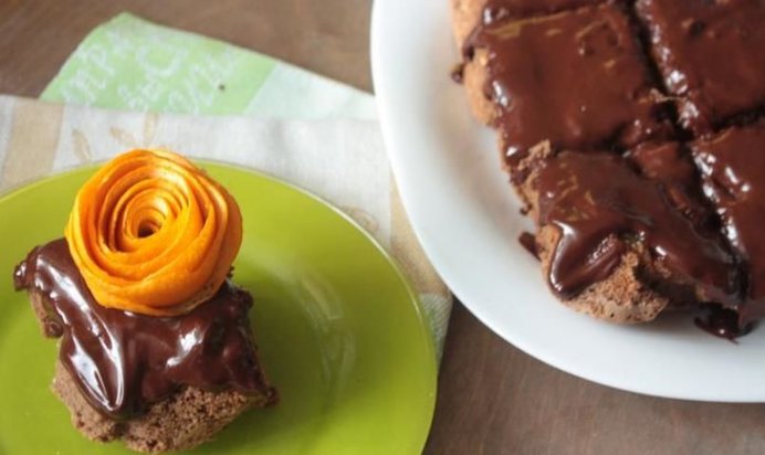 Шоколадная шарлотка с апельсинами