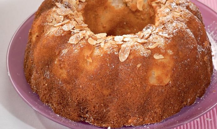 Яблочный кекс с миндалем