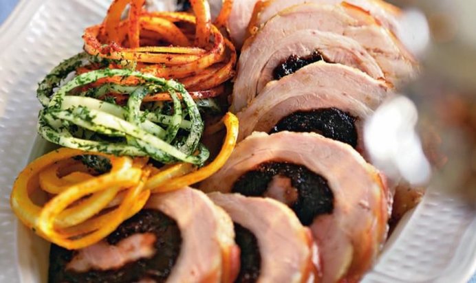 Свиной рулет с черносливом