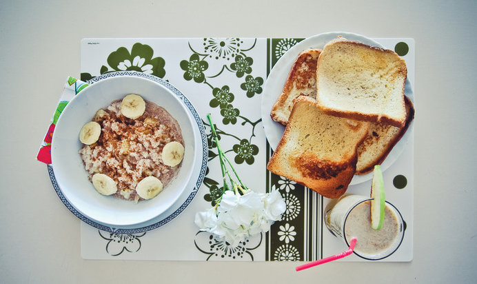Французский завтрак: каша, тосты и смузи