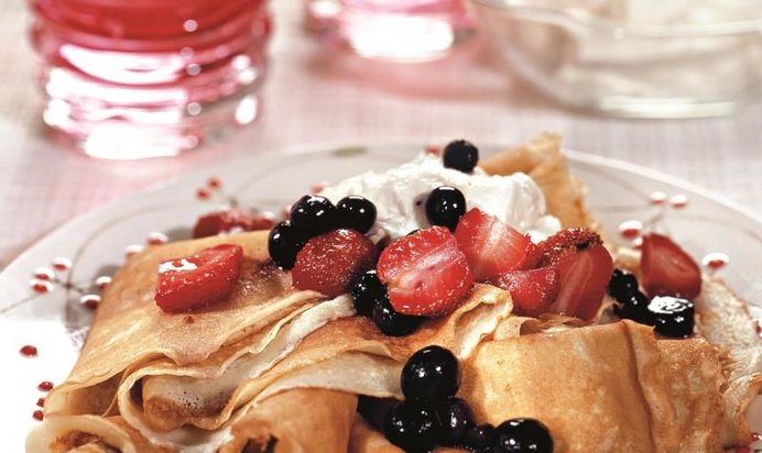 Блины с ягодами