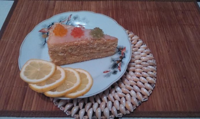 Медовое пирожное с заварным кремом