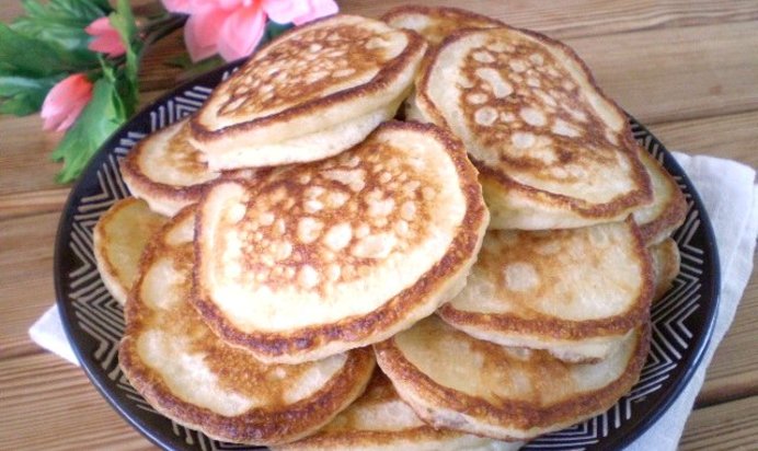 Дрожжевые оладьи на кефире