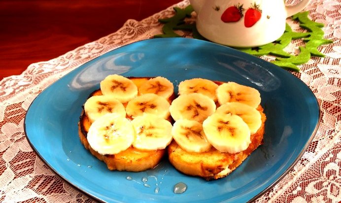 Йогуртовые гренки с бананом