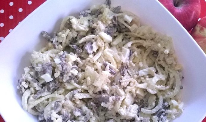 Салат из свиной печени