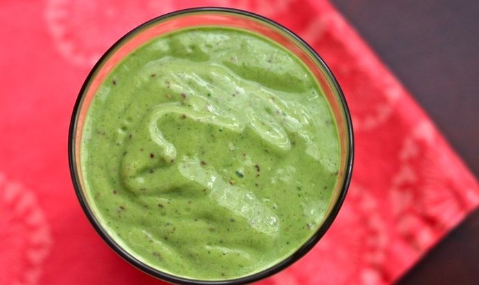 Авокадно-сельдереевый смузи