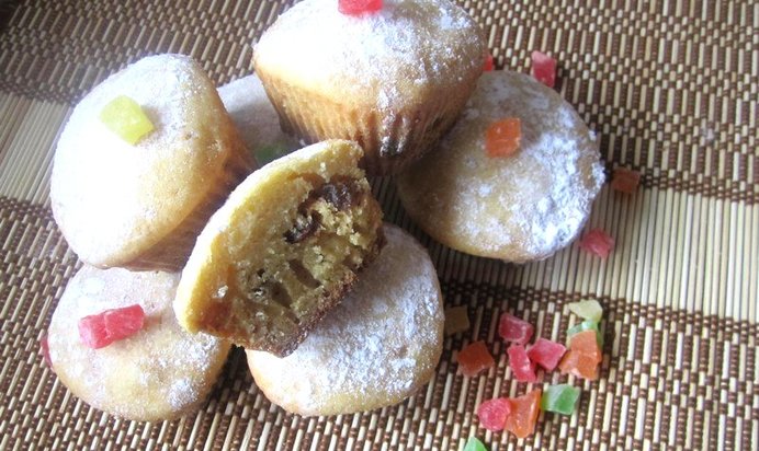 кексы с цукатами и изюмом
