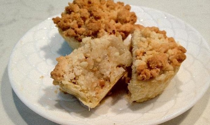 Грушевые крамбл-маффины