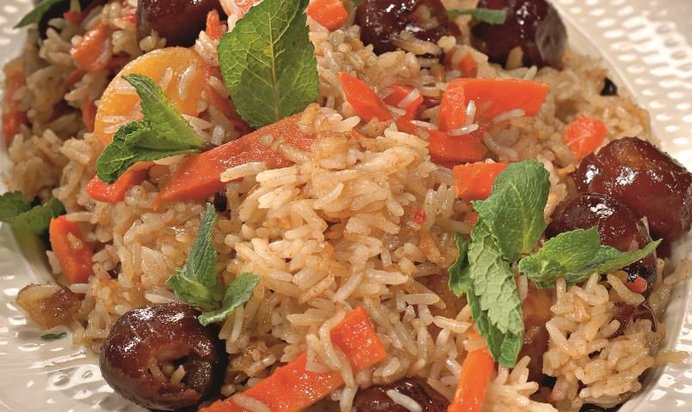 Плов с морковью и сухофруктами