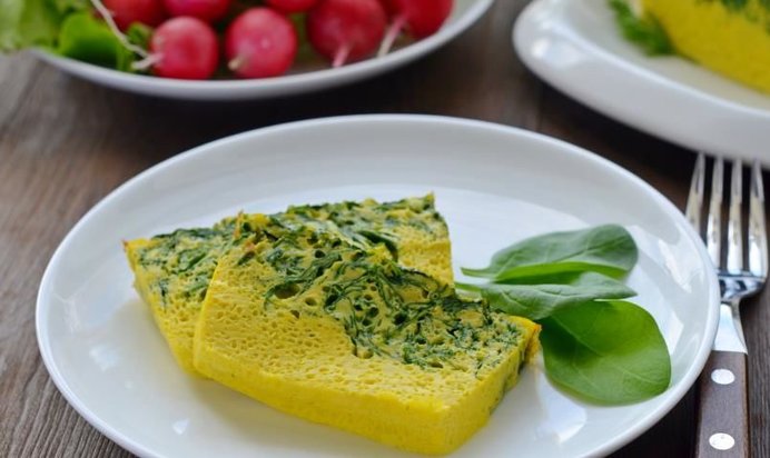 Омлет со шпинатом