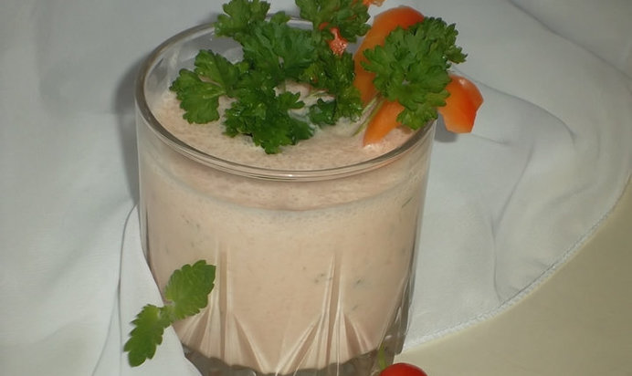 Томатно-огуречный смузи с петрушкой