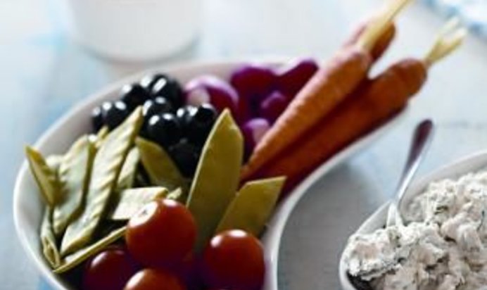 Овощи с дипом из рикотты