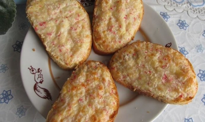 Бутерброды с крабовыми палочками и сыром