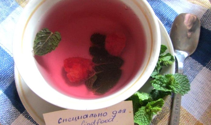 Ароматный малиново-мятный чай