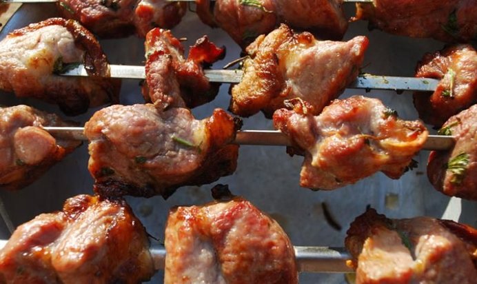 Шашлык из баранины с кинзой и луком