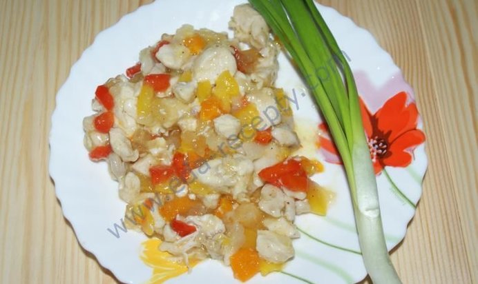 Гуляш из курицы с подливкой