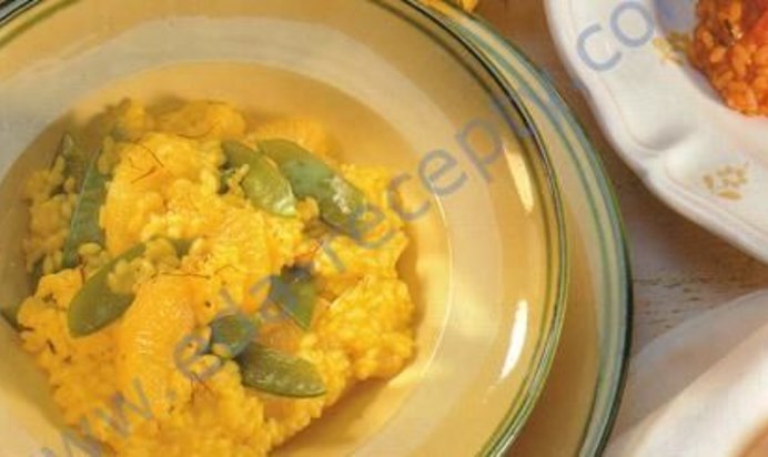 Ризотто с апельсинами, сахарным горошком и шафраном