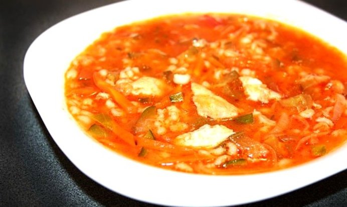 Борщ с фрикадельками из морского гребешка