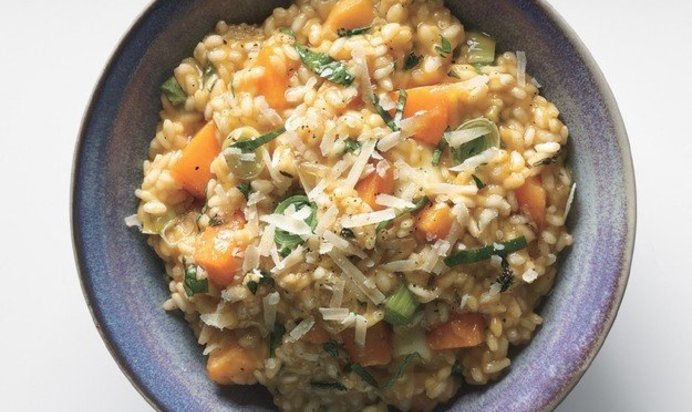 Ризотто с тыквой, зеленым луком и базиликом